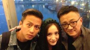 杨幂挺孕肚与孙俪夫妇聚会娇俏依旧