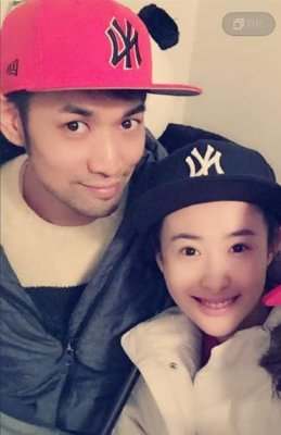 “兽兽”翟凌晒与老公亲密合影