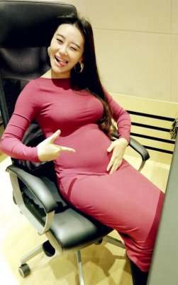 爱戴孩子是男是女  爱戴老公个人资料神秘背景曝光