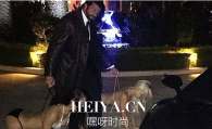 澳亿万富豪贝农travers Beynon）遛老婆是怎么回事 贝农遛老婆现场照片曝光