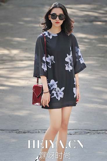 <b>夏季胖人穿衣搭配技巧  什么样的衣服可以藏肉</b>