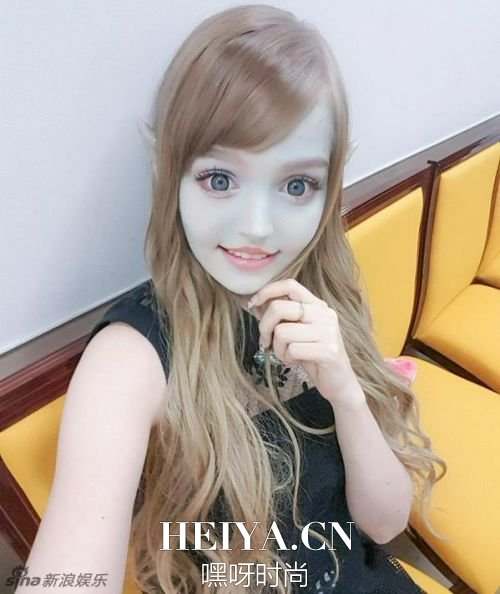 美国少女Dakota酷似芭比娃娃2