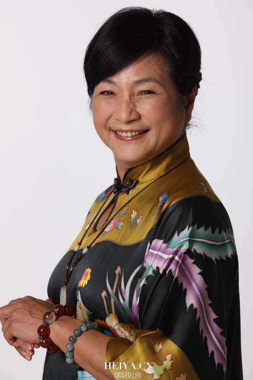 郑佩佩现任老公是谁 郑佩佩老公身价背景个人资料照片 郑佩佩现任老公是谁 郑佩佩老公身价背景个人资料照片