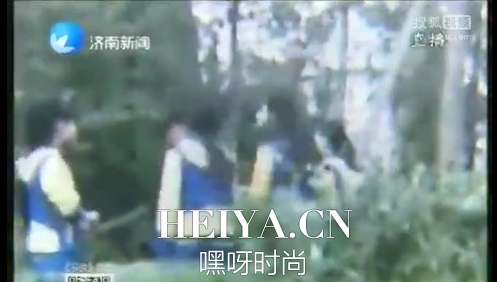 临沂某中学四名女学生围攻一名男学生扇耳光1分16秒视频在线观看