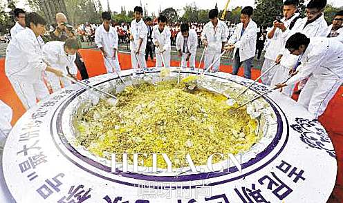 扬州最大炒饭申请吉尼斯世界纪录无效因浪费食物挑战失败真相