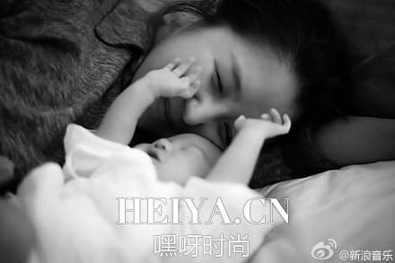 何洁二胎女儿正面照