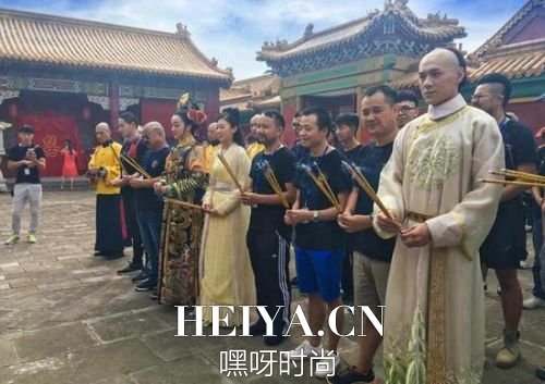 假剧组招演员 电视剧超级王爷剧情介绍