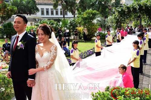 土豪嫁女定制6公里长头纱