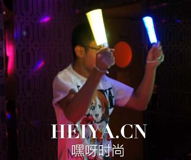 爆灯是什么意思 	爆灯和打call啥意思