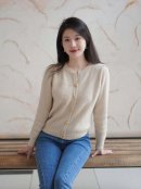 18岁的男生皮肤油、毛孔大、黑头、豆印